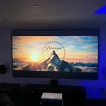 Hollywood 9 People - Khbnb Center