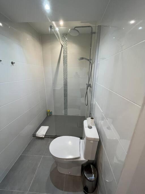 Hollywood 9 People - Khbnb Center * Strasbourg