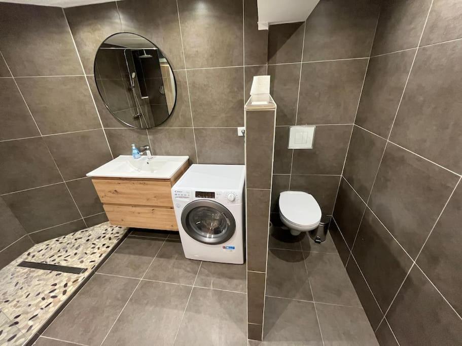 Hollywood 9 People - Khbnb Center Appartement *