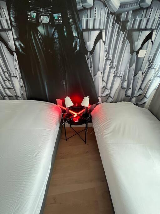 Hollywood 9 People - Khbnb Center Strasbourg