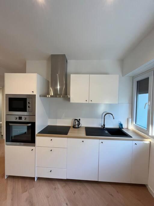 Hollywood 9 People - Khbnb Center Appartement